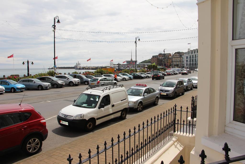 The Town House Hotel Douglas Exterior photo